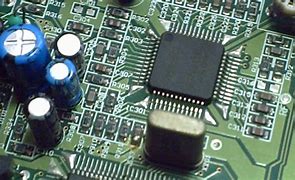  輝達(dá)、特斯拉競(jìng)逐 機(jī)器人賽局 臺(tái)鏈2025喜年來